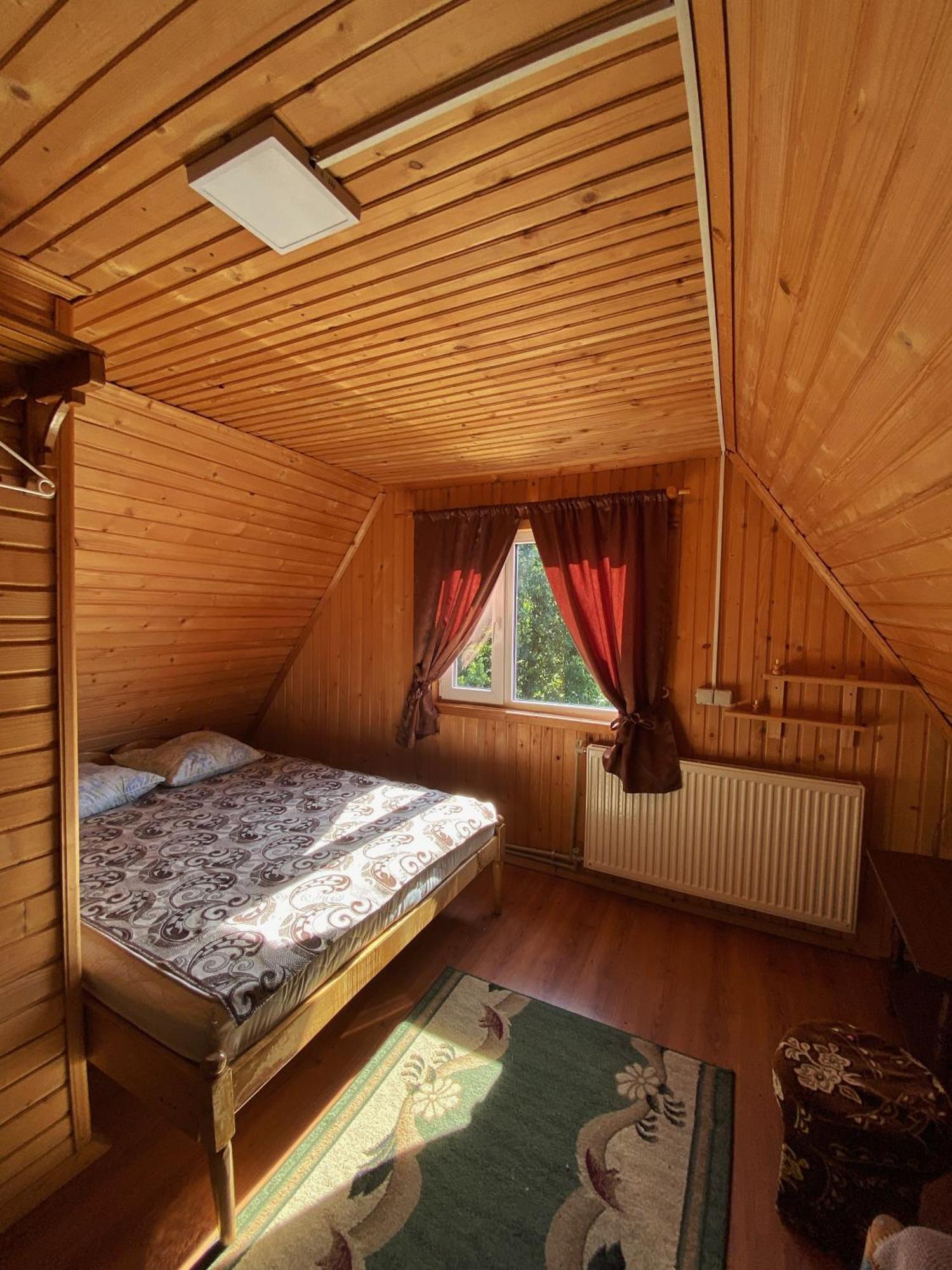 У Олега Verkhne-Studenyy Exterior foto